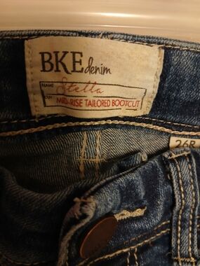 BKE Stella Mid-Rise Tailored Bootcut Jeans 26 Regular